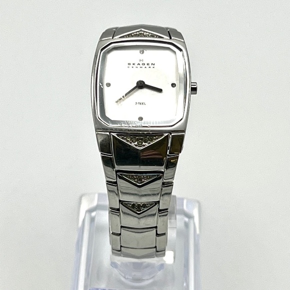 Skagen Denmark Rectangular Silver Women Watch Working - Picture 1 of 8